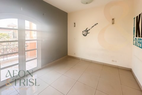 Villa en Victory Heights, Dubai Sports City, Dubai, 3 dormitorios, 270 m², № 60781 - foto 2