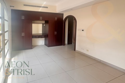 Villa en Victory Heights, Dubai Sports City, Dubai, 3 dormitorios, 270 m², № 60781 - foto 4