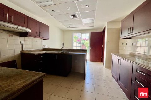 Adosado en Dubai, 3 dormitorios, 523.7 m², № 55607 - foto 6