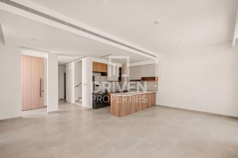 Таунхаус в Мудоне, Дубай, 4 спальни, 310.02м², № 129848