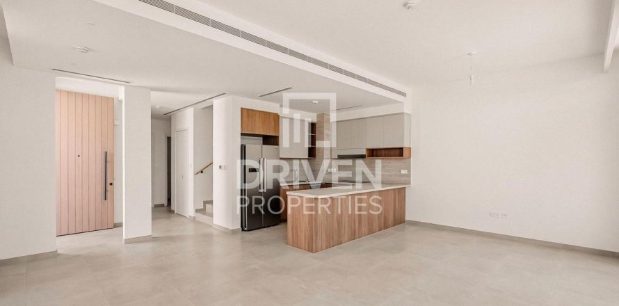 Adosado en Mudon, Dubai, 4 dormitorios, 310.02 m², № 129848