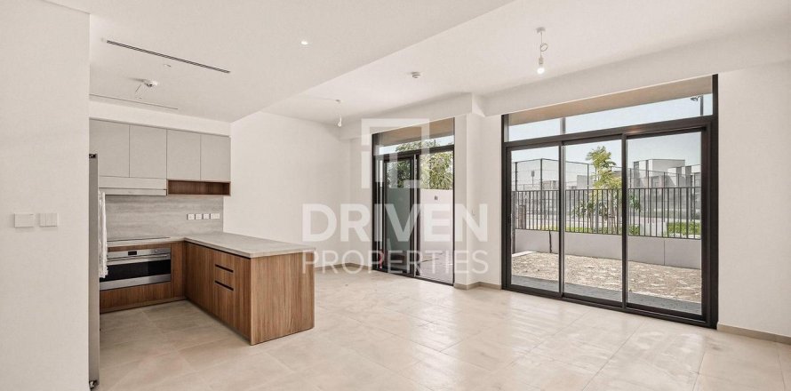 Adosado en Mudon, Dubai, 3 dormitorios, 177.72 m², № 129849