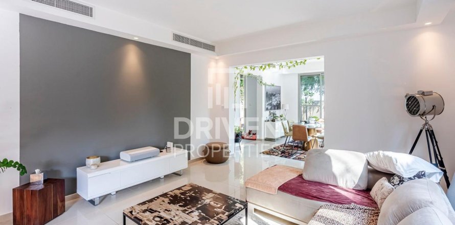 Вилла в Dubai Silicon Oasis, Дубай, 3 спальни, 351м², № 65014