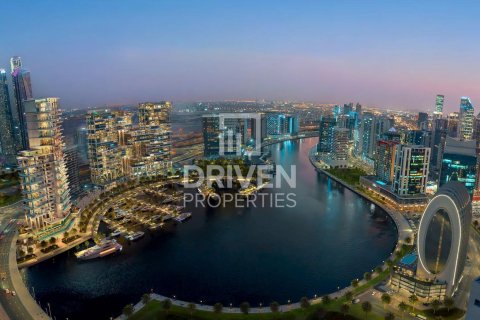 Apartment in Business Bay, Dubai 4 bedrooms, 685 sq.m. № 65016 - photo 4