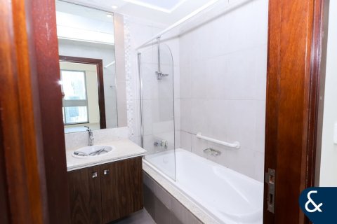 Apartment in Business Bay, Dubai 2 bedrooms, 119 sq.m. № 98791 - photo 9