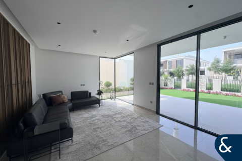 Снять в аренду виллу в Harmony, Tilal Al Ghaf, Дубай: 5 спален, 580м², № 98856 - фото 6