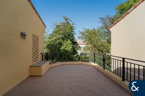 Townhouse in Dubai Investment Park, Dubai 4 bedrooms, 454 sq.m. № 98855 - photo 12