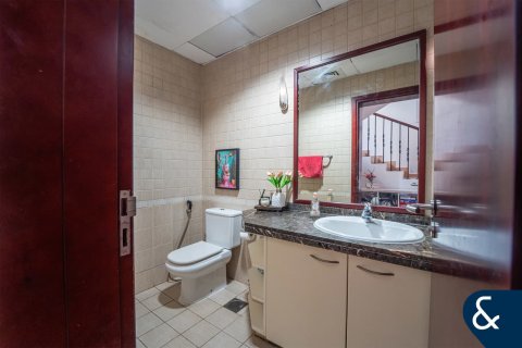 Townhouse in Dubai Investment Park, Dubai 4 bedrooms, 454 sq.m. № 98855 - photo 16