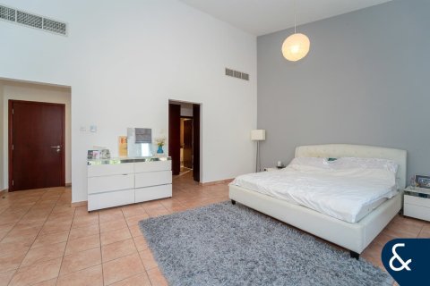 Townhouse in Dubai Investment Park, Dubai 4 bedrooms, 454 sq.m. № 98855 - photo 13