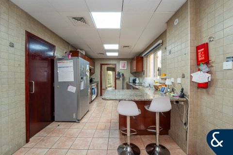 Townhouse in Dubai Investment Park, Dubai 4 bedrooms, 454 sq.m. № 98855 - photo 5