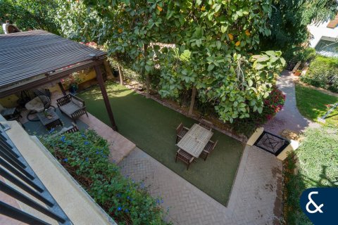 Townhouse in Dubai Investment Park, Dubai 4 bedrooms, 454 sq.m. № 98855 - photo 18