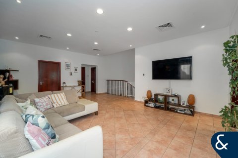 Townhouse in Dubai Investment Park, Dubai 4 bedrooms, 454 sq.m. № 98855 - photo 11