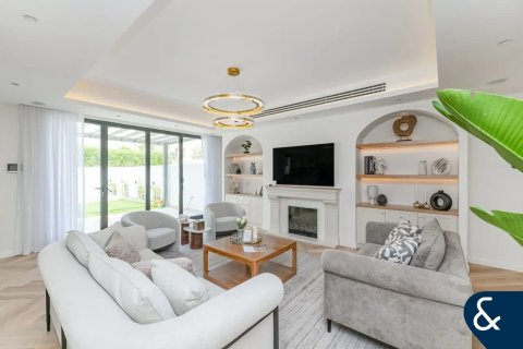 Снять в аренду таунхаус в Springs 10, The Springs, Дубай: 3 спальни, 228м², № 98845 - фото 3