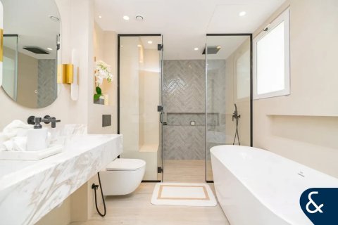 Снять в аренду таунхаус в Springs 10, The Springs, Дубай: 3 спальни, 228м², № 98845 - фото 10