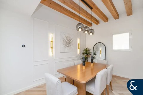 Снять в аренду таунхаус в Springs 10, The Springs, Дубай: 3 спальни, 228м², № 98845 - фото 2