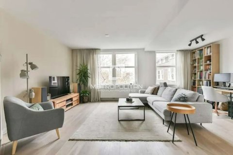 Apartment in Dubai Land, Dubai 2 bedrooms, 91 sq.m. № 73885 - photo 1