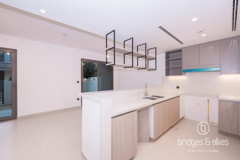 Villa in Dubai 3 bedrooms, 140.4 sq.m. № 78084 - photo 1