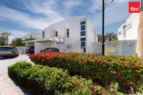 Villa en Dubai, 4 dormitorios, 322.9 m², № 97773 - foto 11