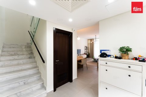 Villa en Dubai, 4 dormitorios, 322.9 m², № 97773 - foto 14