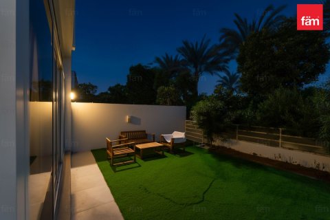 Villa en Dubai, 4 dormitorios, 322.9 m², № 97773