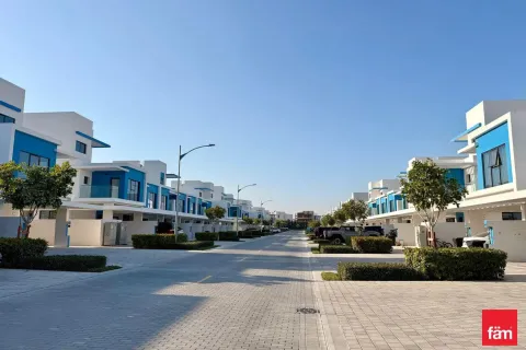 Townhouse in Dubai 4 bedrooms, 206.9 sq.m. № 97774 - photo 2