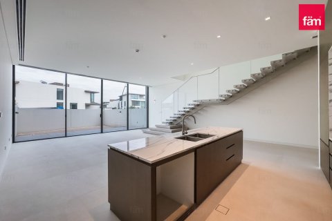Таунхаус в Дубае, 3 спальни, 190.9м², № 97775