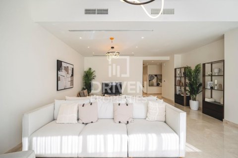 Villa in Dubai South (Dubai World Central), Dubai 5 bedrooms, 902.46 sq.m. № 137213 - photo 21
