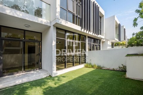Townhouse in Dubai 3 bedrooms, 151.8 sq.m. № 137212