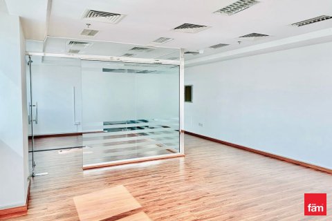 Снять в аренду офис в Аль-Барше, Дубай: 69м², № 71794 - фото 5