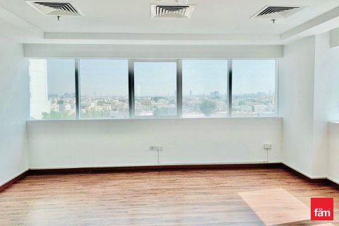 Снять в аренду офис в Аль-Барше, Дубай: 69м², № 71794 - фото 7