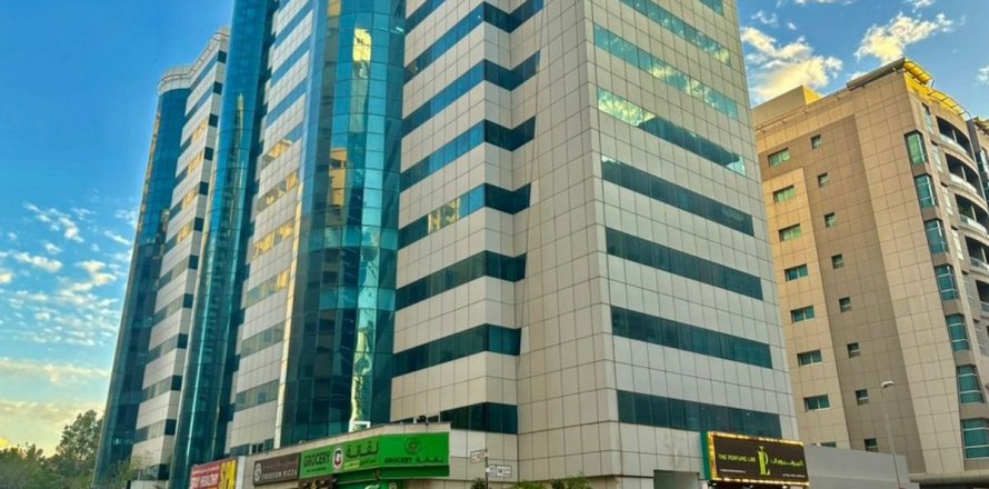 Офис в Аль-Барше, Дубай, 69м², № 71794