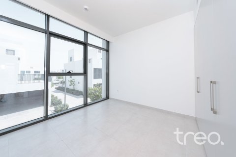 Townhouse in Arabian Ranches 3, Dubai 4 bedrooms, 272.48 sq.m. № 134645 - photo 9