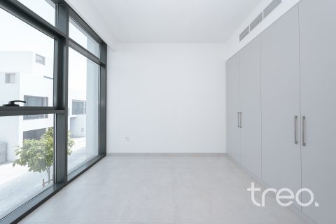 Townhouse in Arabian Ranches 3, Dubai 4 bedrooms, 272.48 sq.m. № 134645 - photo 10