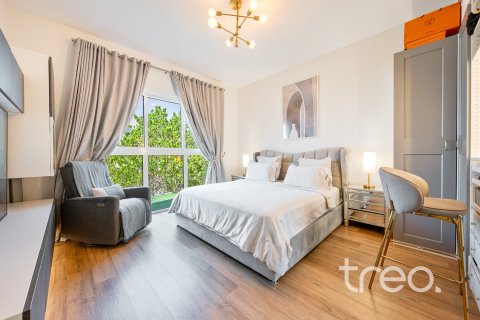 Купить таунхаус в Мудоне, Дубай: 4 спальни, 230.31м², № 134649 - фото 3