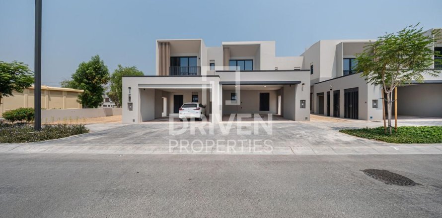 Townhouse in Jebel Ali, Dubai 4 bedrooms, 252.05 sq.m. № 137086