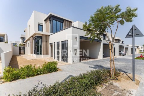 Adosado en Jebel Ali, Dubai, 4 dormitorios, 339.56 m², № 137085 - foto 2