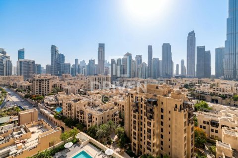 Apartment in Burj Royale, Downtown Dubai (Downtown Burj Dubai), Dubai 2 bedrooms, 93.83 sq.m. № 137078 - photo 16