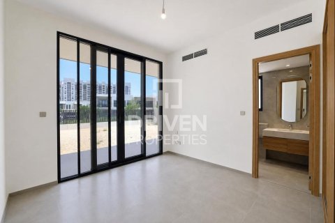 Villa in Jebel Ali, Dubai 5 bedrooms, 662.96 sq.m. № 137087 - photo 8