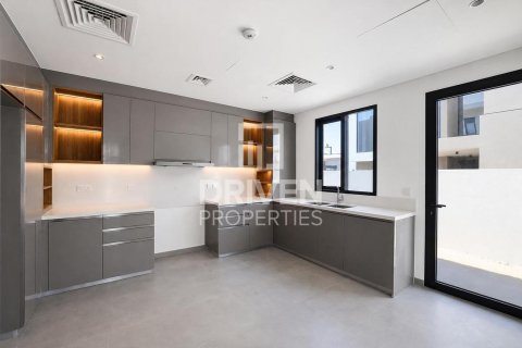 Villa in Jebel Ali, Dubai 5 bedrooms, 662.96 sq.m. № 137087 - photo 7