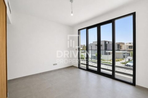 Villa in Jebel Ali, Dubai 5 bedrooms, 662.96 sq.m. № 137087 - photo 18