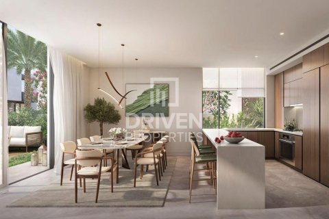 Villa in Dubai Land, Dubai 4 bedrooms, 467.3 sq.m. № 127496 - photo 2