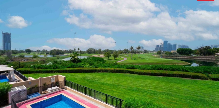 Villa en Dubai, 4 dormitorios, 367.4 m², № 50746