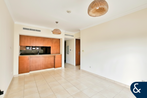 Apartment in The Views, Dubai 1 bedroom, 72 sq.m. № 99060 - photo 2