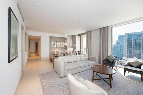 Apartment in Vida Residence Downtown, Downtown Dubai (Downtown Burj Dubai), Dubai 3 bedrooms, 183.86 sq.m. № 127970 - photo 2