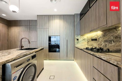 Apartment in Al Satwa, Dubai 1 bedroom, 72.7 sq.m. № 114975 - photo 6