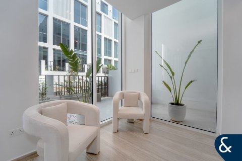 Villa en Al Barari, Dubai, 4 dormitorios, 180 m², № 98742 - foto 6