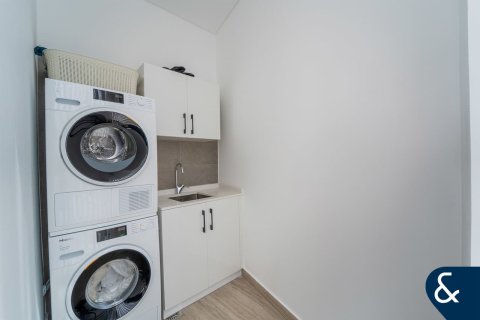 Villa en Al Barari, Dubai, 4 dormitorios, 180 m², № 98742 - foto 12