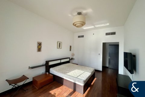 Apartamento en Jumeirah Lake Towers, Dubai, 1 dormitorio, 91 m², № 98729 - foto 2