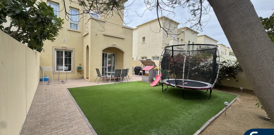 Villa en The Springs, Dubai, 2 dormitorios, 266 m², № 98740