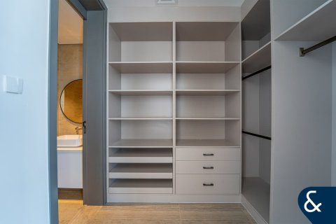 Townhouse in Al Barari, Dubai 4 bedrooms, 459 sq.m. № 98744 - photo 10